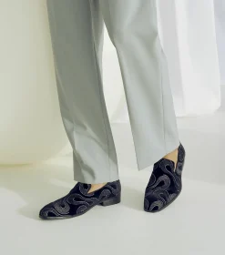 Stacy Adams Swainson Plain Toe Embroidered Slip On